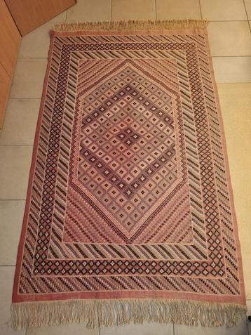 Handgemaakt Tunesisch vloerkleed 240cm/155cm beschikbaar voor biedingen
