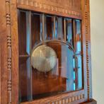 Antieke klok, Enlèvement