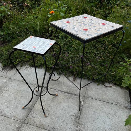 2 vintage mozaïek bijzettafeltjes tuintafeltjes, Antiek en Kunst, Curiosa en Brocante, Ophalen of Verzenden