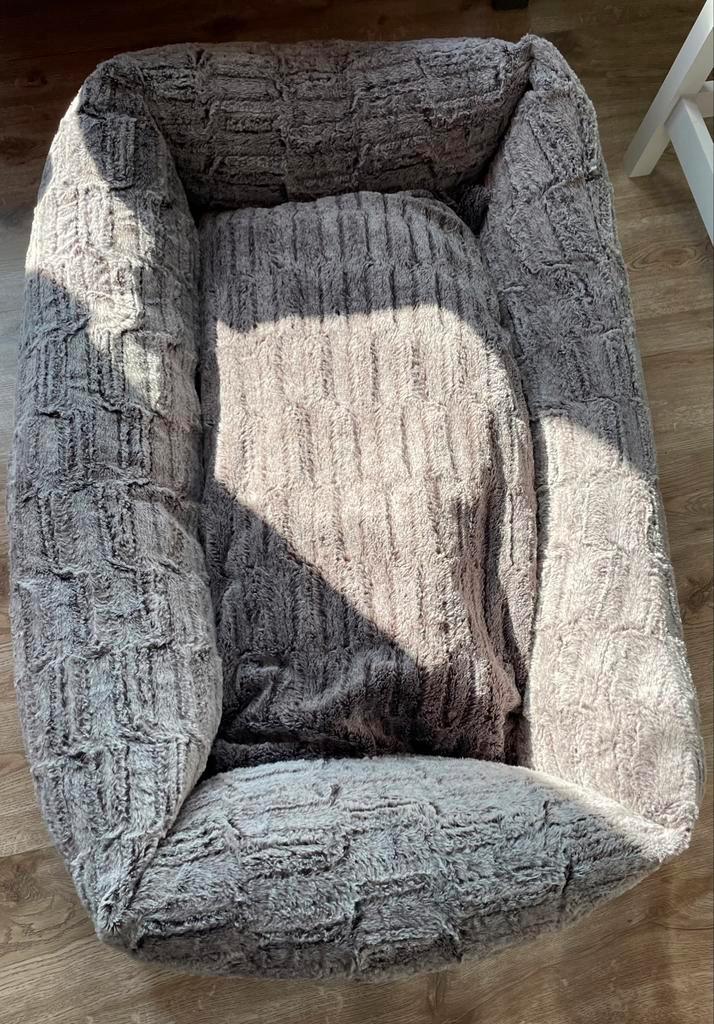 Zalige hondenmand Hyggelig - L115 x B 70cm - nieuwstaat, Animaux & Accessoires, Paniers pour chiens, Comme neuf, Enlèvement ou Envoi