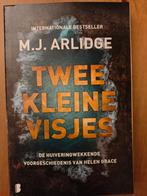 Boek M.j. Arlidge. Twee kleine visjes, Boeken, Ophalen of Verzenden, Zo goed als nieuw, M.J. Arlidge