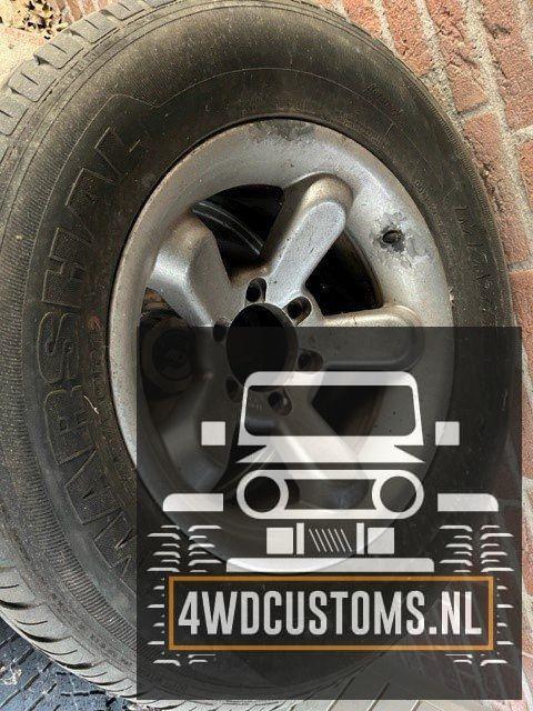 Complete set banden en velgen voor Mitsubishi Pajero > 1992, Auto-onderdelen, Banden en Velgen, Banden en Velgen, All Season, Terreinwagen