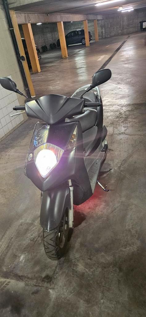Honda Dylan 125cc-scooter, Fietsen en Brommers, Snorfietsen en Snorscooters, Gebruikt, Benzine, Ophalen