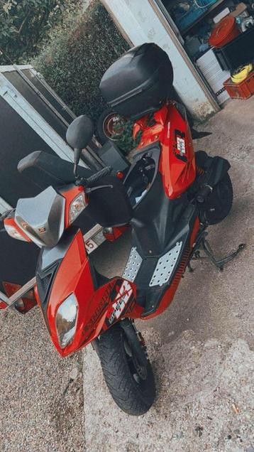 Bonjour je vends un scooter 25 cc, Enlèvement, Utilisé, Classe A (25 km/h), Essence