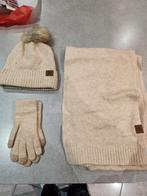 Set met muts, sjaal en handschoenen voor dames, Muts, Ophalen of Verzenden, Zo goed als nieuw