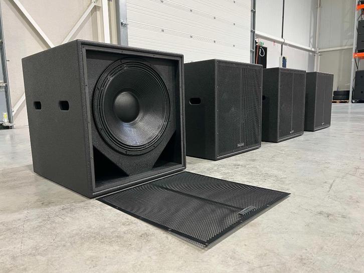Pioneer XY-118S 18" sub incl. wheels with brakes (2x), Audio, Tv en Foto, Luidsprekerboxen, Zo goed als nieuw, Subwoofer, 120 watt of meer
