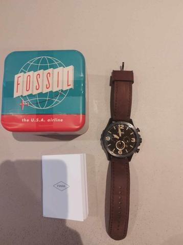 Fossil herenhorloge beschikbaar voor biedingen