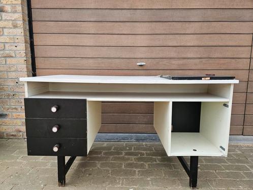 Practisch bureau wit-zwart, Huis en Inrichting, Bureaus, Gebruikt, Bureau, Ophalen