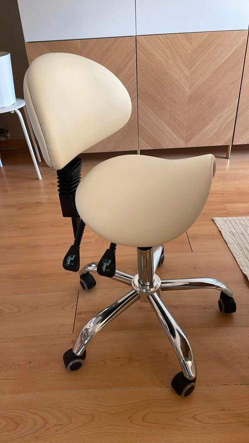 Zadelzit wit beautysalon - zo goed als nieuw, Huis en Inrichting, Bureaustoelen, Zo goed als nieuw, Wit, Ophalen