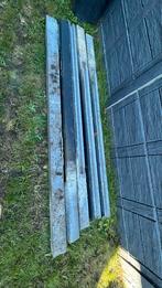 Betonnen tussen palen - Gratis, Doe-het-zelf en Bouw, Ophalen, Zo goed als nieuw