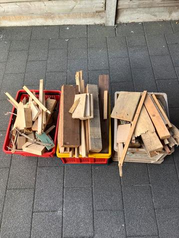 3 bakjes brandhout beschikbaar voor biedingen