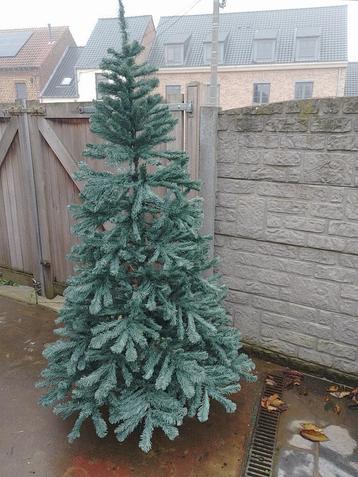 Grote Kerstboom zilverspar immitatie 2m15 beschikbaar voor biedingen