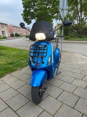 Vespa Sprint 50cc A-klasse Full-Option, Fietsen en Brommers, Scooters | Vespa, Ophalen, Overige modellen, Klasse A (25 km/u), Zo goed als nieuw