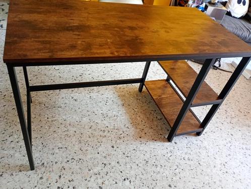 Bureau met plaats om pc te zetten, Huis en Inrichting, Bureaus, Zo goed als nieuw, Bureau, Ophalen