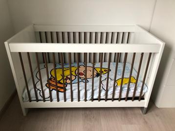 Babybed + matras beschikbaar voor biedingen