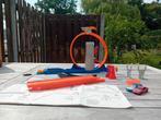 Hot wheels bouwset met 2 auto's en een boekje., Kinderen en Baby's, Speelgoed | Racebanen, Gebruikt, Onderdelen, Ophalen of Verzenden