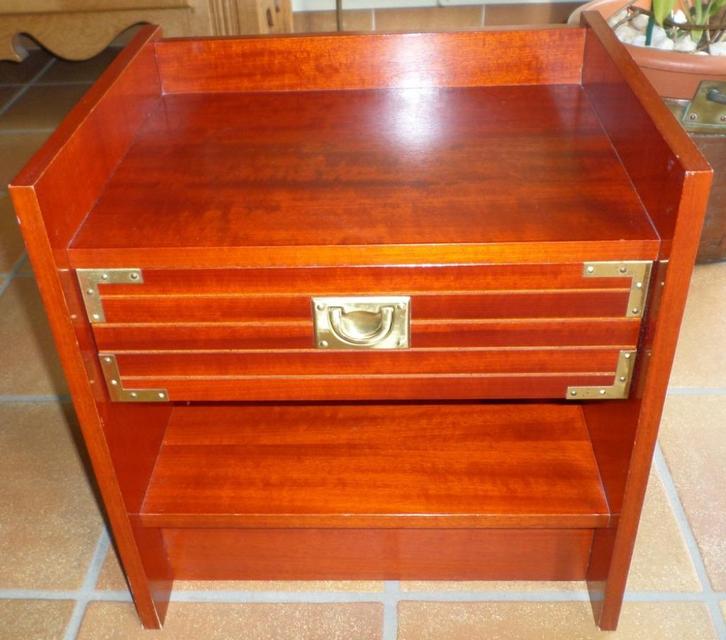 Table de nuit, Huis en Inrichting, Slaapkamer | Nachtkastjes, Zo goed als nieuw, Minder dan 55 cm, Minder dan 45 cm, Hout, Ophalen