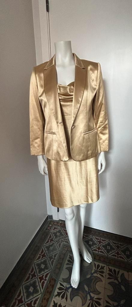 Guy Laroche ensemble robe blazer or FR40, Vêtements | Femmes, Habits de circonstance, Porté, Autres types, Taille 38/40 (M), Autres couleurs