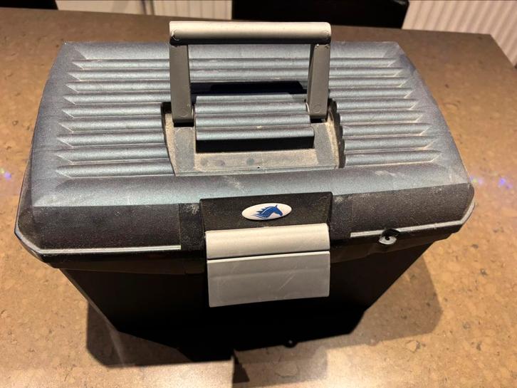 Poetsbak met poetsmateriaal, Dieren en Toebehoren, Paarden en Pony's | Verzorgingsproducten, Zo goed als nieuw, Ophalen