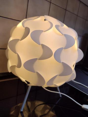 staand lampje beschikbaar voor biedingen