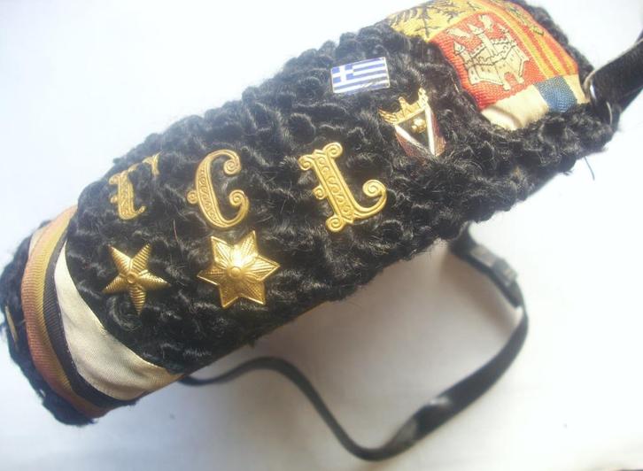 Calotte bien garnie UCL (Louvain) de 1962 en taille 53,5, Collections, Objets militaires | Général, Autres, Envoi