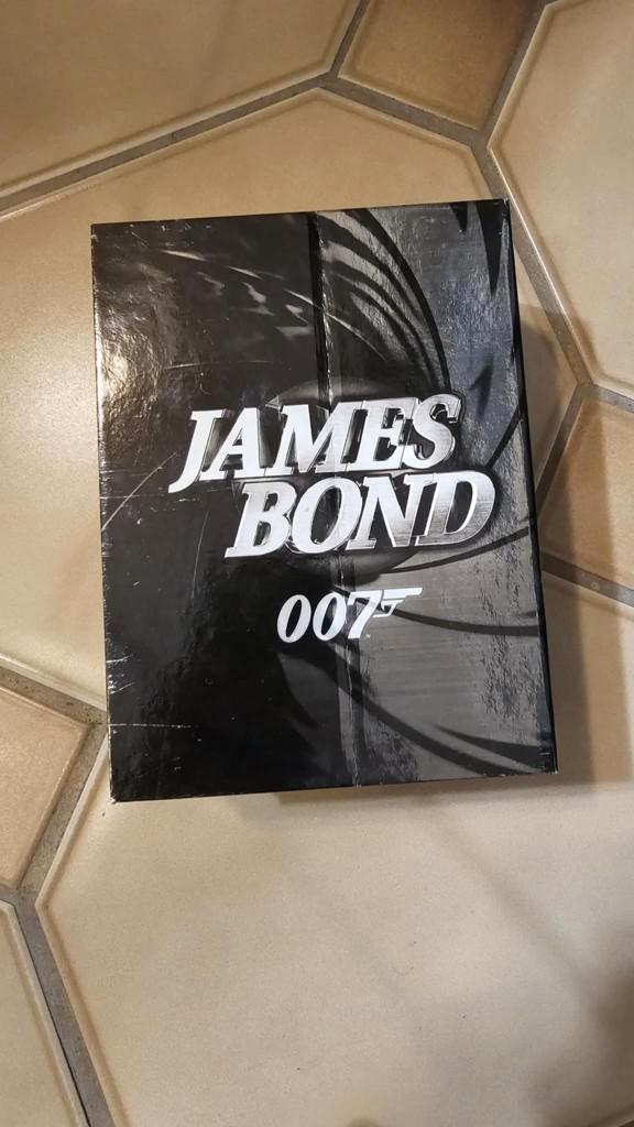 Dvd box james bond collector item 22 dvd's in de box, Cd's en Dvd's, Dvd's | Science Fiction en Fantasy, Zo goed als nieuw, Science Fiction