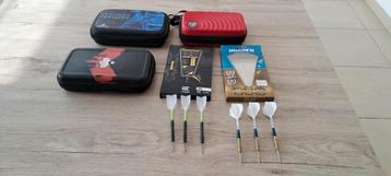 2 sets dart pijlen plus 3 opbergtasjes beschikbaar voor biedingen