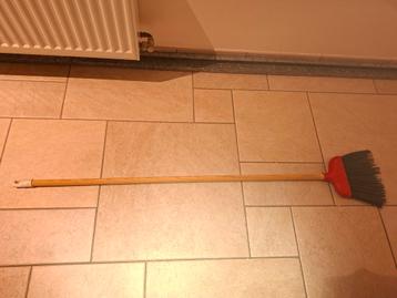 Bezem beschikbaar voor biedingen