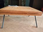 Moderne houten salontafel, Huis en Inrichting, Tafels | Salontafels, Ophalen, Zo goed als nieuw, Vierkant