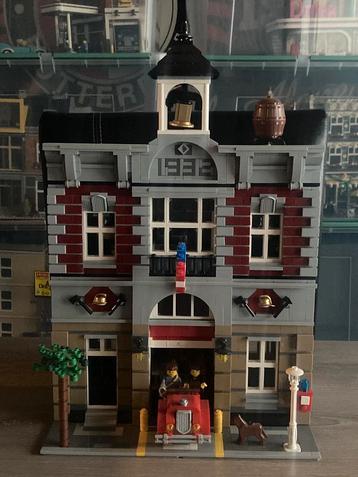 Lego modular buildings incl dozen en boekjes in Nieuwstaat beschikbaar voor biedingen