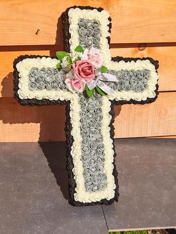 Croix funéraire florale  beschikbaar voor biedingen