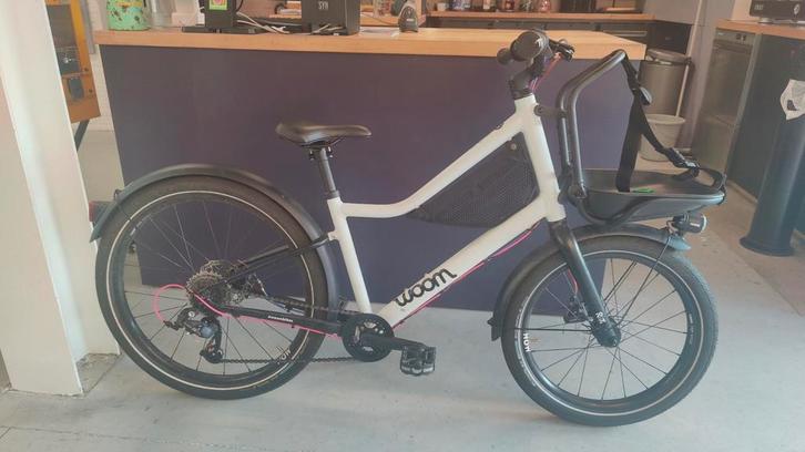 Woom Now 5, Fietsen en Brommers, Fietsen | Meisjes, Zo goed als nieuw, 24 inch, Handrem, Versnellingen, Ophalen