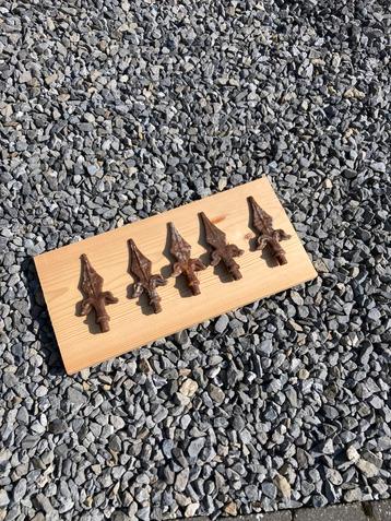 Sierpinnen 175 stuks beschikbaar voor biedingen