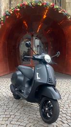 VESPA!! LIMITED EDTION!! GTS SUPER 300 NOTTE!!3.500KM!!, Motoren, Bedrijf, Scooter, 12 t/m 35 kW, 278 cc