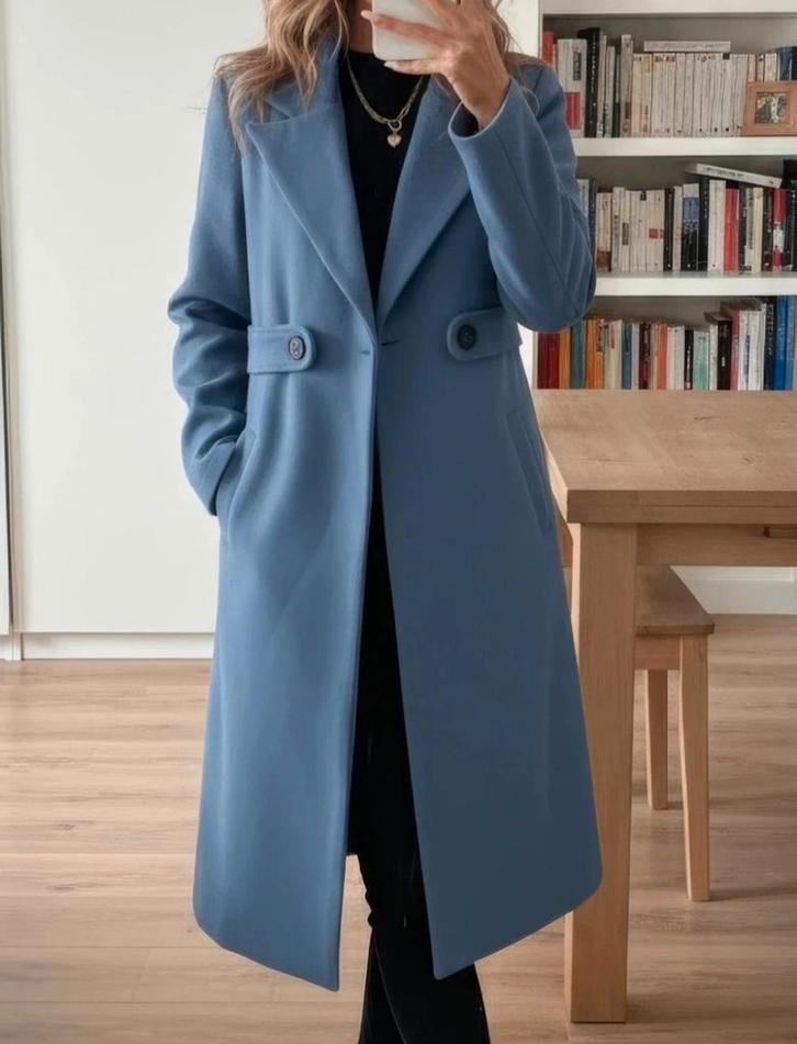Blauwe trenchcoat met riem voor dames in elegante stijl, Kleding | Dames, Jassen | Winter, Zo goed als nieuw, Maat 38/40 (M), Blauw