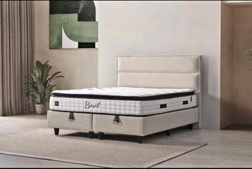 Boxspring cuir neuf en EN DESTOCKAGE beschikbaar voor biedingen