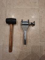 Handkurker van Sanbri en zijn rubberen hamer, Ophalen of Verzenden