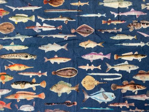 Blauwe tricot met vissenprint, Hobby en Vrije tijd, Stoffen en Lappen, Nieuw, 120 cm of meer, 30 tot 200 cm, Blauw, Ophalen of Verzenden