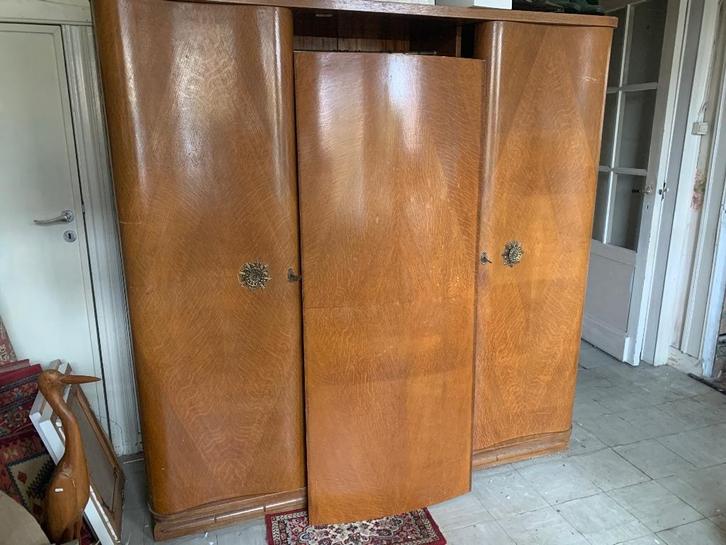 Vintage kleerkast met golvende deuren, Huis en Inrichting, Kasten | Kleerkasten, Gebruikt, 150 tot 200 cm, 150 tot 200 cm, 50 tot 75 cm