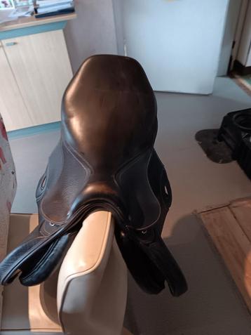 17,5 inch Zadel beschikbaar voor biedingen