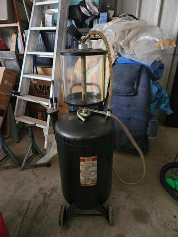 70 Liter Olie opvangsysteem olie afzuiging beschikbaar voor biedingen
