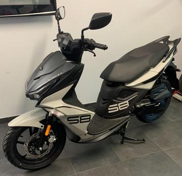 ⚡️Kymco Super 8 R ⚡️2024 ⚡️2300km⚡️ 49,9 cm3, - EURO5, 4T,  disponible aux enchères