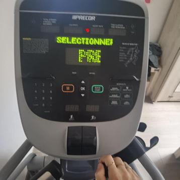 vélo elliptique Precor EFX 835 (professionnel) beschikbaar voor biedingen