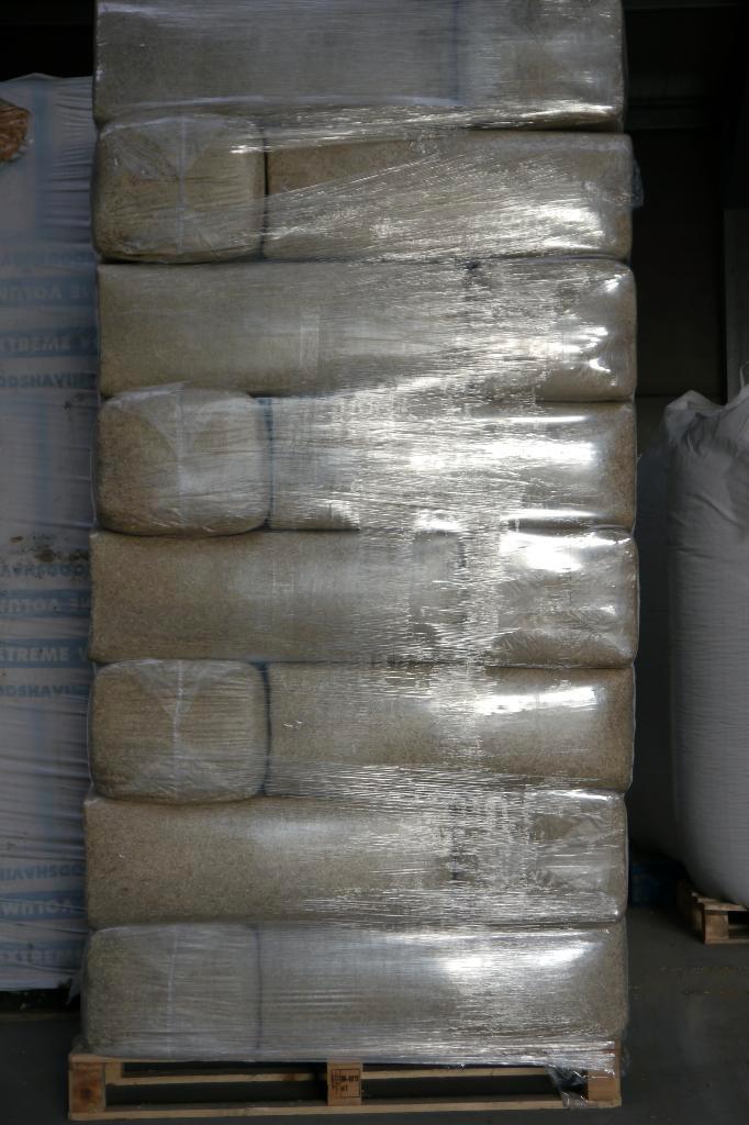 Copeaux de Bois PREMIUM BLANC-brunblanc / LIVRAISON GRATUITE, Animaux & Accessoires, Box & Pâturages, Mise à l'étable, Accessoires