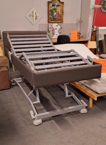 Elektrisch hoog-laag bed met 4 motoren – stevig, praktisch e beschikbaar voor biedingen
