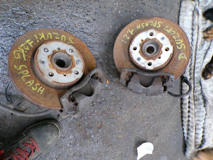 Moyeu avant gauche Suzuki Splash 1.2i 2008-2012 LP/14979, Autos : Pièces & Accessoires, Suspension & Châssis, Suzuki, Utilisé