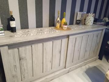 Salle à manger complète  beschikbaar voor biedingen