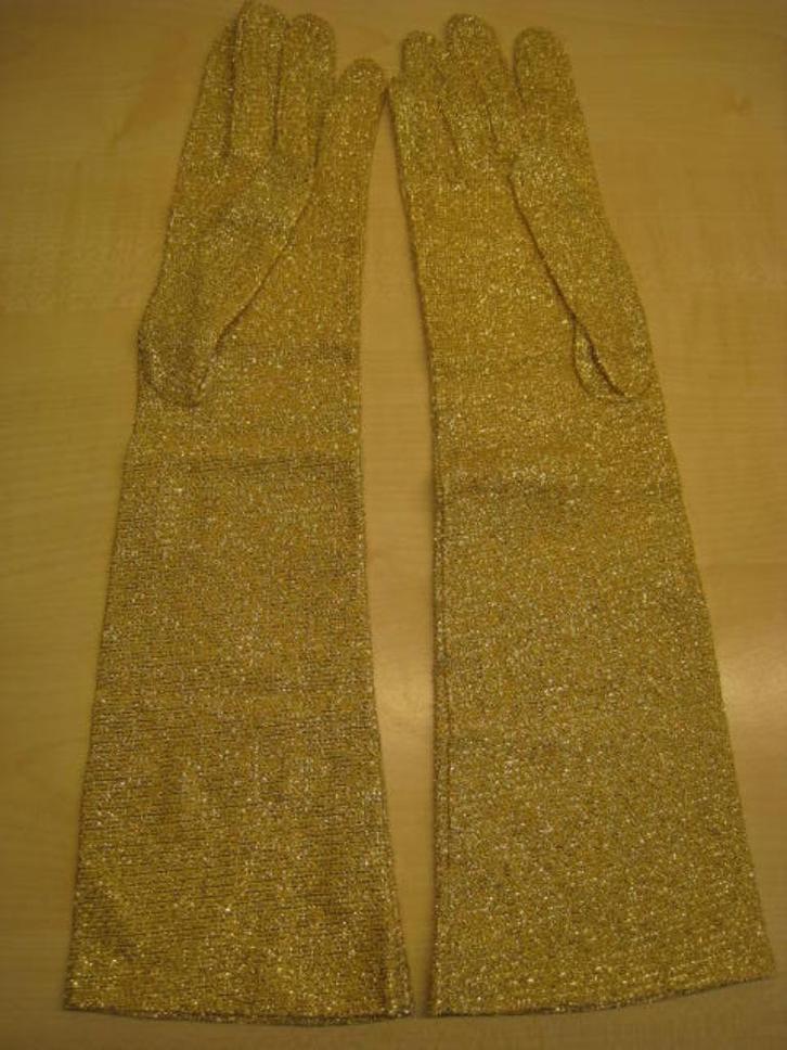 Lange goudkleurige dameshandschoenen voor baljurk, Kleding | Dames, Mutsen, Sjaals en Handschoenen, Ophalen