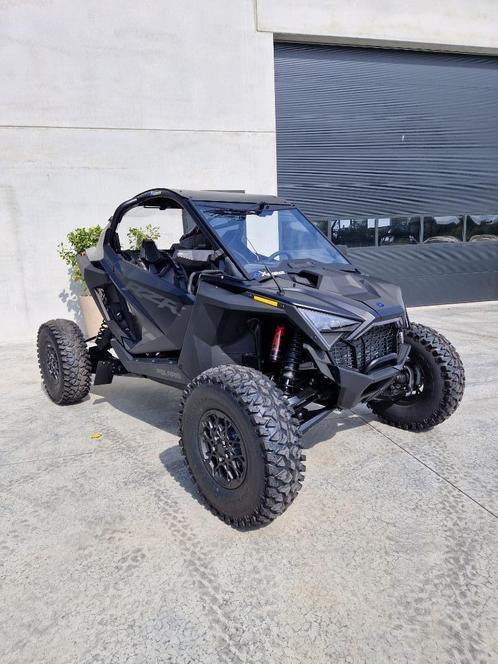 Polaris RZR Pro R met 2382 km , in Nieuwstaat!!, Motos, Quads & Trikes, plus de 35 kW, 4 cylindres, Enlèvement ou Envoi