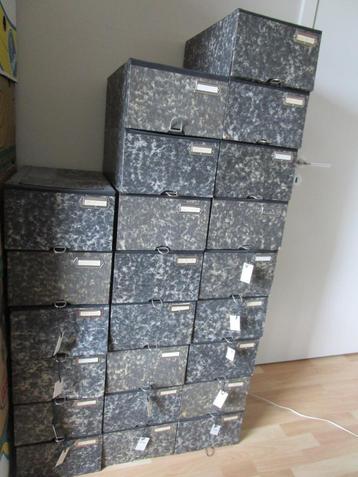 OUDE ARCHIEFDOZEN - ORIGINELE OPBERGKAST - JAREN 40-50 beschikbaar voor biedingen